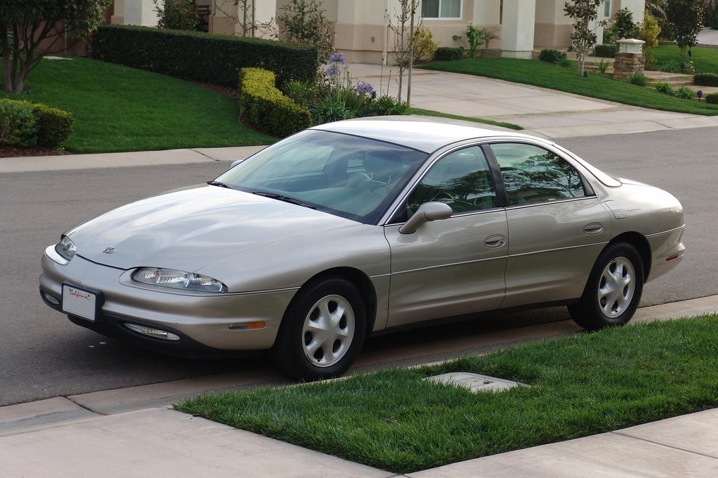 Oldsmobile Aurora 4.0 V8 32V (253 Hp)